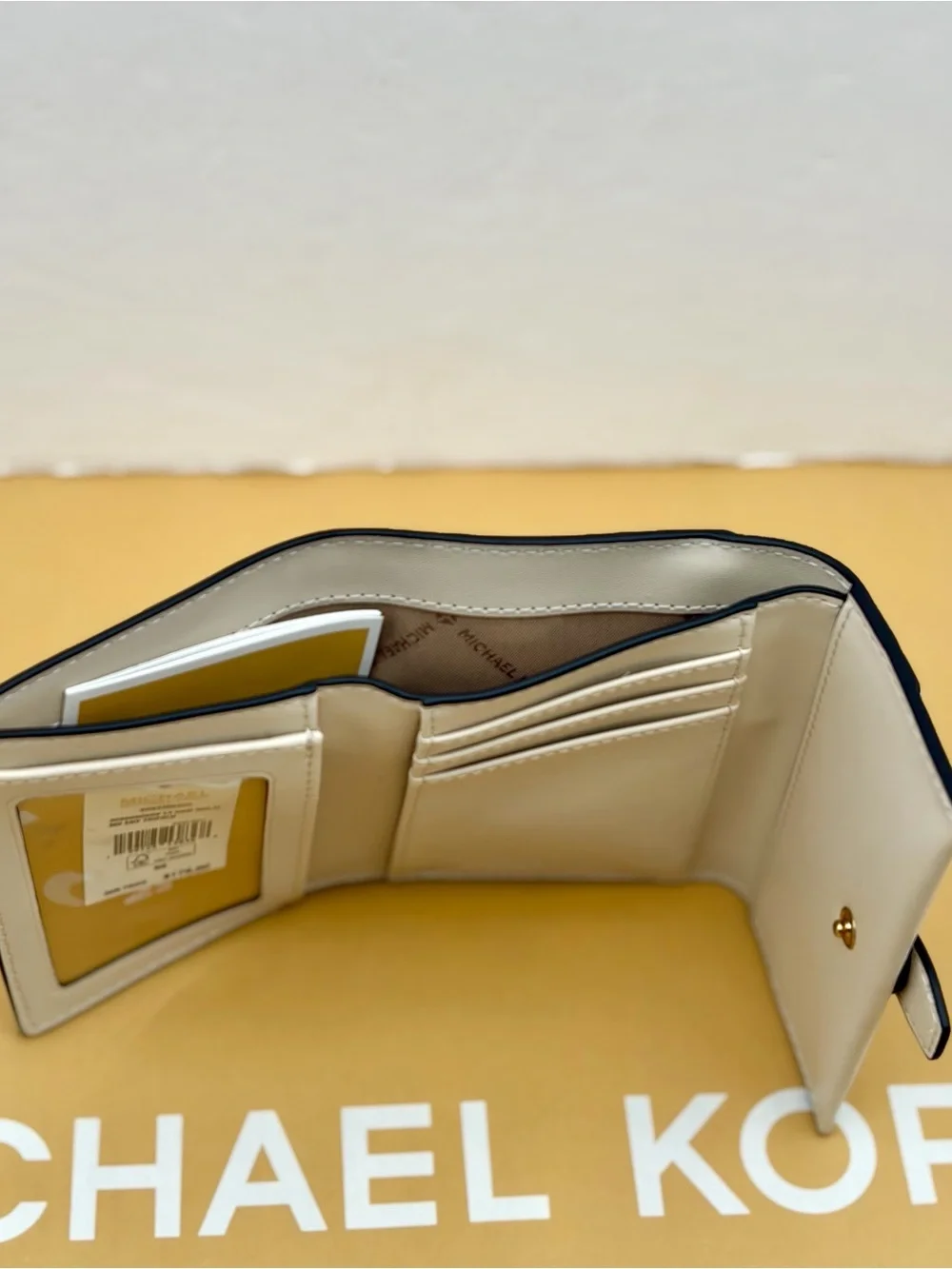 Michael Kors compact michael